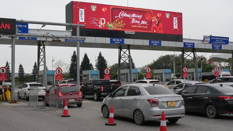 Triển khai thí điểm thu phí không dừng tại sân bay Nội Bài và Tân Sơn Nhất