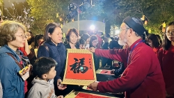 nhieu dia chi hua hen hut khach den ha noi dip tet