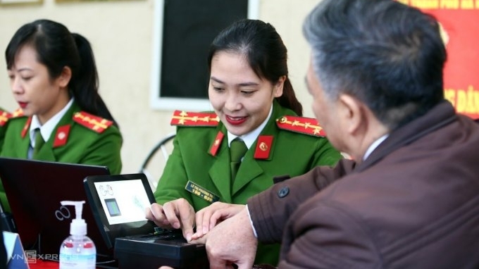 Xuyên Tết làm căn cước và tài khoản định danh điện tử phục vụ Nhân dân