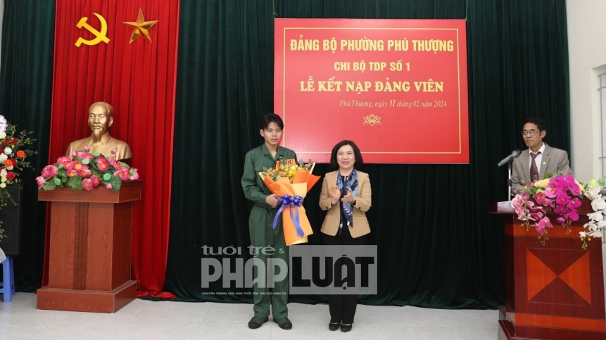 Quận Tây Hồ: Lần đầu tiên tổ chức kết nạp Đảng cho công dân nhập ngũ