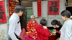 phu tay ho diem den du xuan dau nam moi