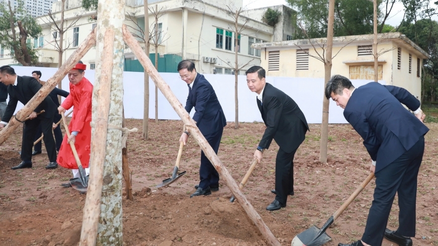 Quận Hoàng Mai phát động Tết trồng cây Xuân Ất Tỵ 2025