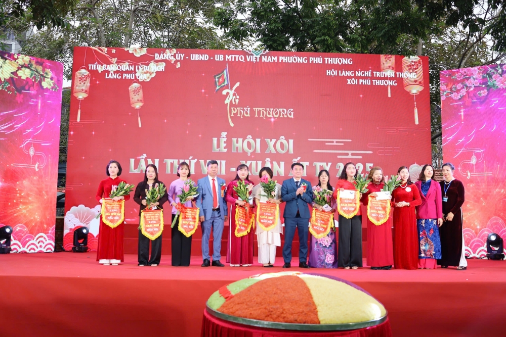 Tưng bừng Lễ hội Xôi Phú Thượng lần thứ VIII Tưng bừng Lễ hội Xôi Phú Thượng lần thứ VIII