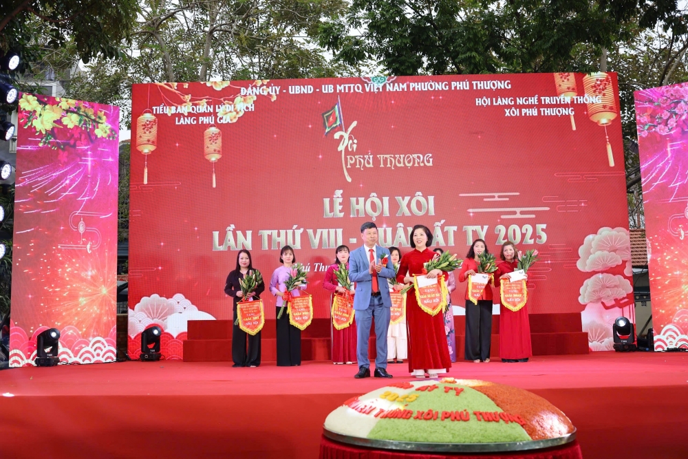 Tưng bừng Lễ hội Xôi Phú Thượng lần thứ VIII Tưng bừng Lễ hội Xôi Phú Thượng lần thứ VIII