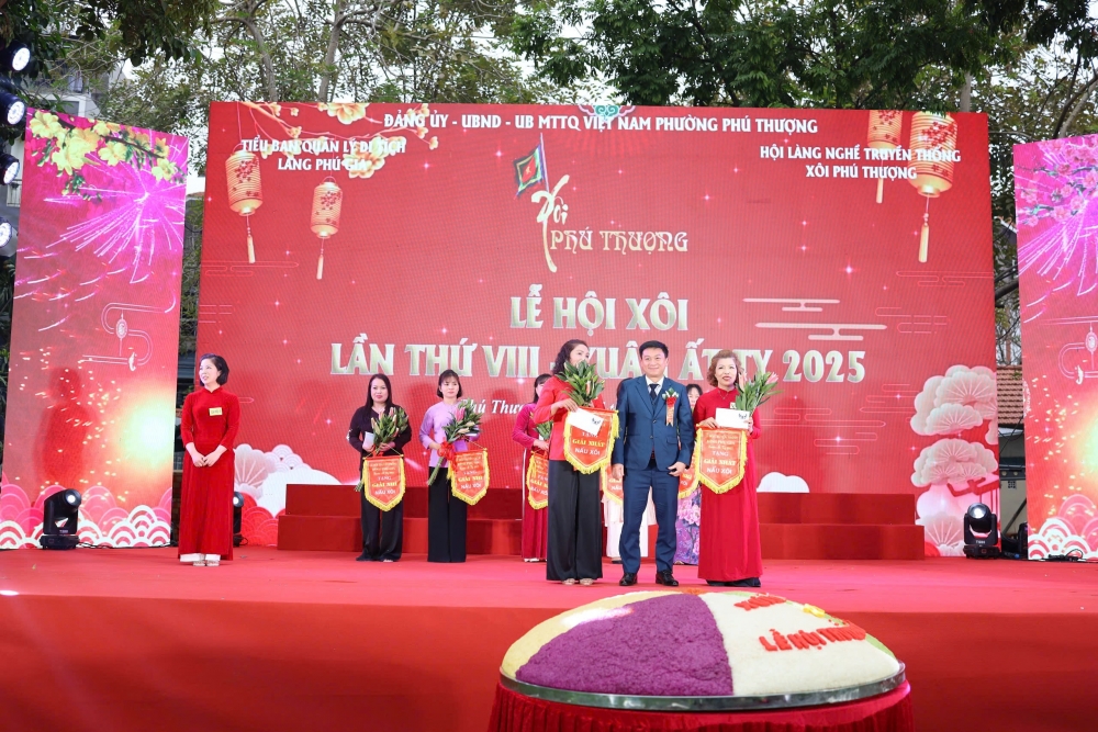 Tưng bừng Lễ hội Xôi Phú Thượng lần thứ VIII Tưng bừng Lễ hội Xôi Phú Thượng lần thứ VIII