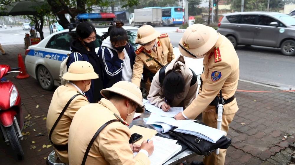 Hà Nội: Phụ huynh có thể bị phạt hơn 10 triệu đồng nếu giao xe cho con