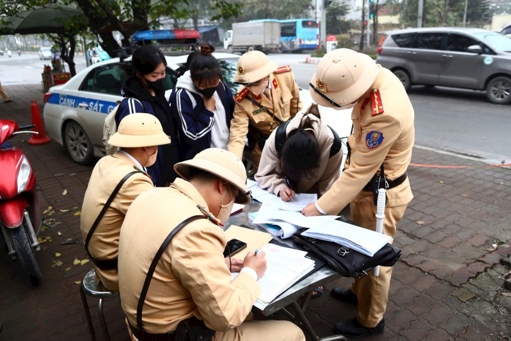 Hà Nội: Phụ huynh có thể bị phạt hơn 10 triệu đồng nếu giao xe cho con