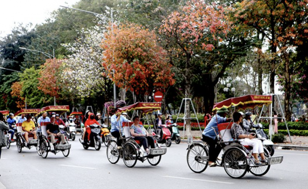 trong 2 thang doanh thu tu du lich cua ha noi dat 922 nghin ty dong