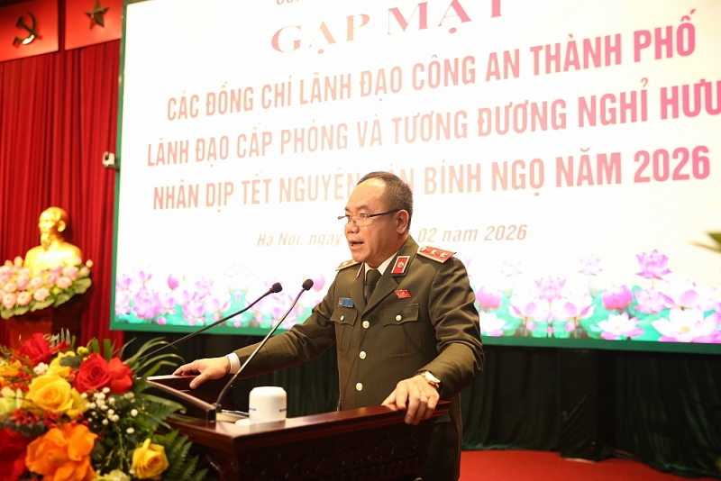 đồng chí Nguyễn Thanh Tùng, Giám đốc Công an TP Hà Nội phát biểu đáp từ đồng chí Nguyễn Thanh Tùng, Giám đốc Công an TP Hà Nội phát biểu đáp từ