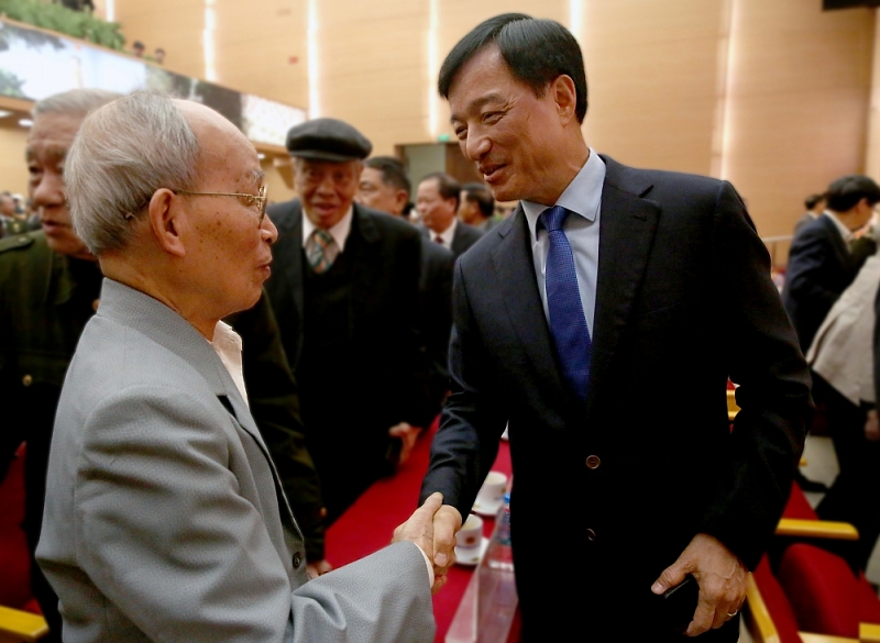 Đồng chí Nguyễn Duy Ngọc chúc Tết các cán bộ công an hưu trí Đồng chí Nguyễn Duy Ngọc chúc Tết các cán bộ công an hưu trí