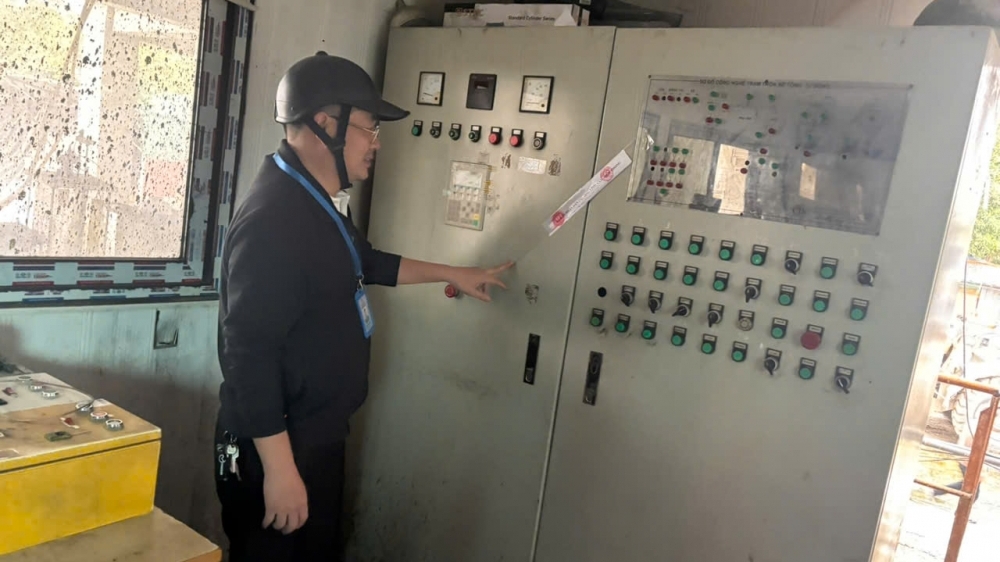 Phường Lĩnh Nam: Cắt điện, khẩn trương tháo dỡ 16 trạm trộn bê tông, asphalt