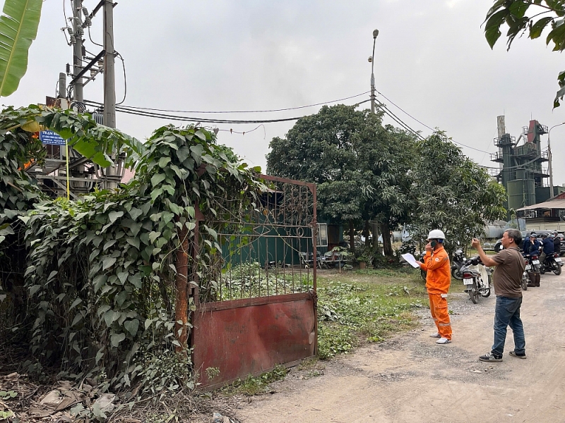 Lĩnh Nam cắt điện, khẩn trương tháo dỡ 16 trạm trộn bê tông, asphalt Lĩnh Nam cắt điện, khẩn trương tháo dỡ 16 trạm trộn bê tông, asphalt