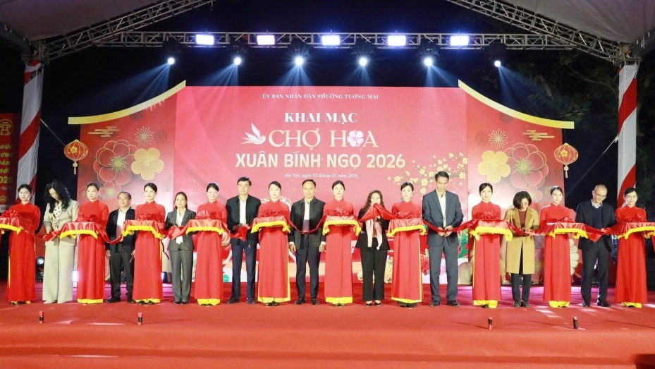 ‘Văn minh - an toàn - xanh sạch’ ở Chợ hoa xuân phường Tương Mai