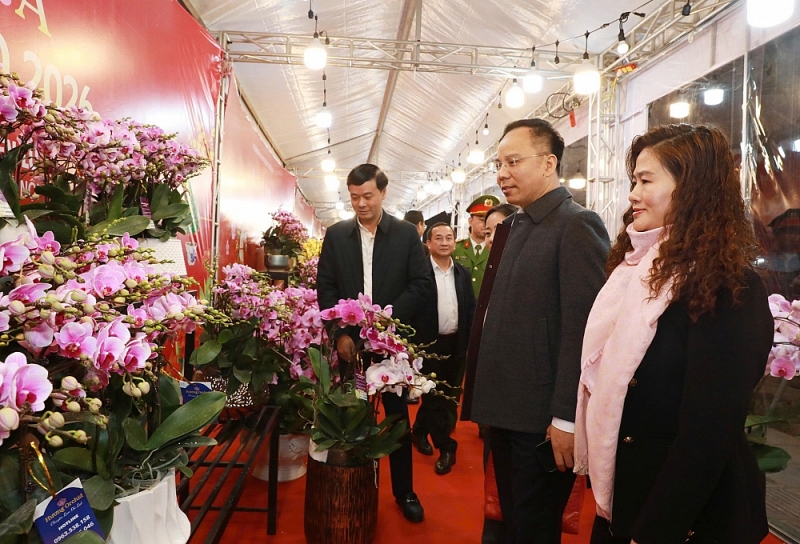 ‘Văn minh - an toàn - xanh sạch’ ở chợ hoa xuân phường Tương Mai