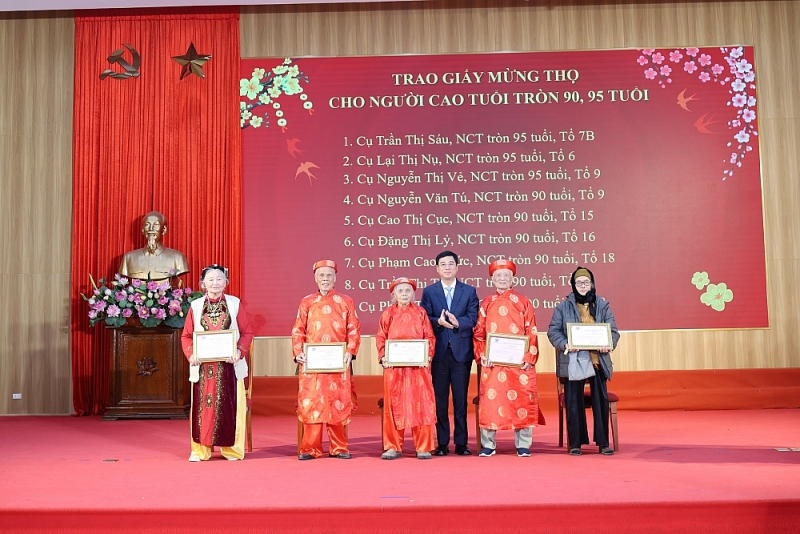 Kính lão trọng thọ - giữ nếp nhà, bồi đắp nghĩa tình phường Yên Sở