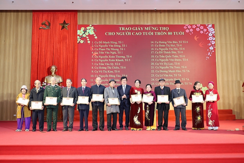 Kính lão trọng thọ - giữ nếp nhà, bồi đắp nghĩa tình phường Yên Sở