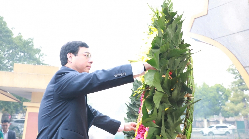 Phường Yên Sở dâng hương tri ân các anh hùng liệt sĩ