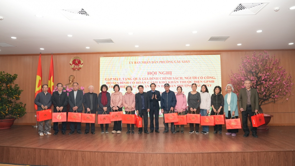 Người dân đồng hành xây dựng phường Cầu Giấy văn minh, hiện đại