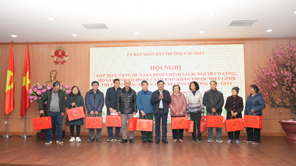 Người dân đồng hành xây dựng phường Cầu Giấy văn minh, hiện đại