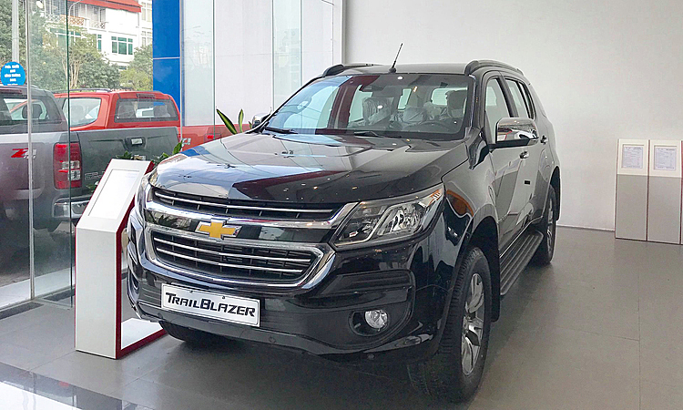 chevrolet trailblazer giam gia gan 400 trieu xa hang ton