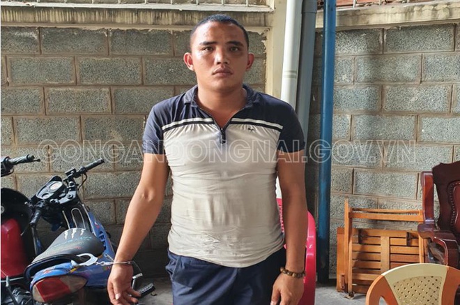 chu quan tra tan nu nhan vien vi khong kich duc chieu khach