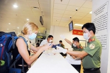 Hôm nay: Trên 2.340 khách về từ vùng dịch dự kiến nhập cảnh sân bay Nội Bài