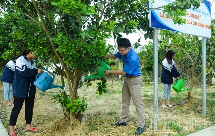 Voòng Thái Triều, Bí thư đoàn “xung kích” sáng tạo