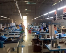 Phát hiện cơ sở sản xuất hàng nghìn khẩu trang không phép