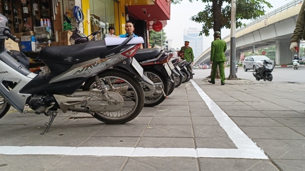 Quận Cầu Giấy: Triển khai mô hình đầu tiên về đi bộ tuyên truyền xử lý vi phạm trật tự đô thị trên tuyến Trần Duy Hưng