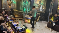 Hà Nội: Đột kích quán hát, chung cư phát hiện hàng chục "dân chơi" phê ma tuý