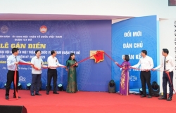Gắn biển công trình trường học chào mừng Đại hội MTTQ Việt Nam quận Tây Hồ