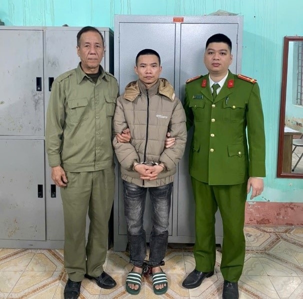 Đối tượng tại cơ quan công an