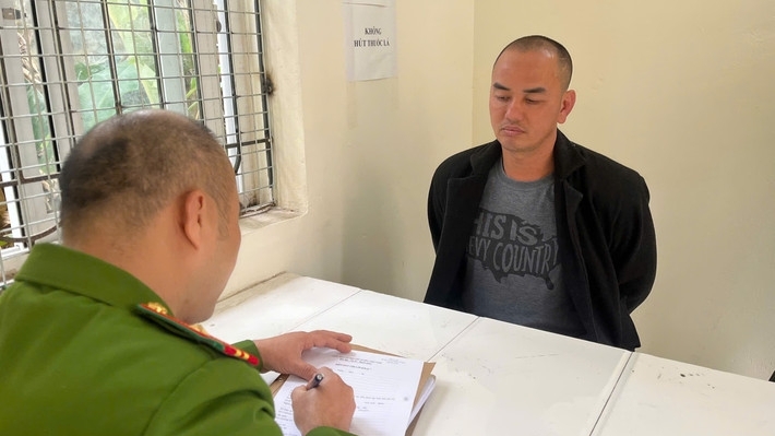 Bắt khẩn cấp đối tượng chống người thi hành công vụ ở Thạch Thất