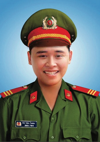 hai chien si cong an hy sinh tai da nang duoc thang ham thieu ta va trung si