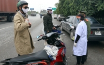 Căn cứ nào xử phạt người ra đường không vì mục đích thiết yếu?