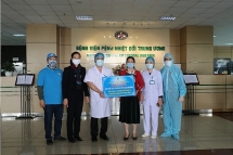 Doanh nghiệp đồng hành cùng Công đoàn Y tế Việt Nam ủng hộ công tác phòng, chống dịch Covid-19