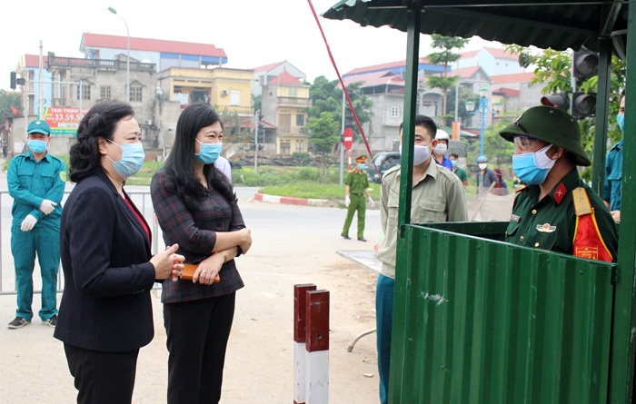 thanh pho ha noi se sat canh cung nguoi dan thon ha loi