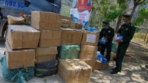 Bắt giữ đối tượng vận chuyển 125.000 khẩu trang không rõ nguồn gốc sang biên giới