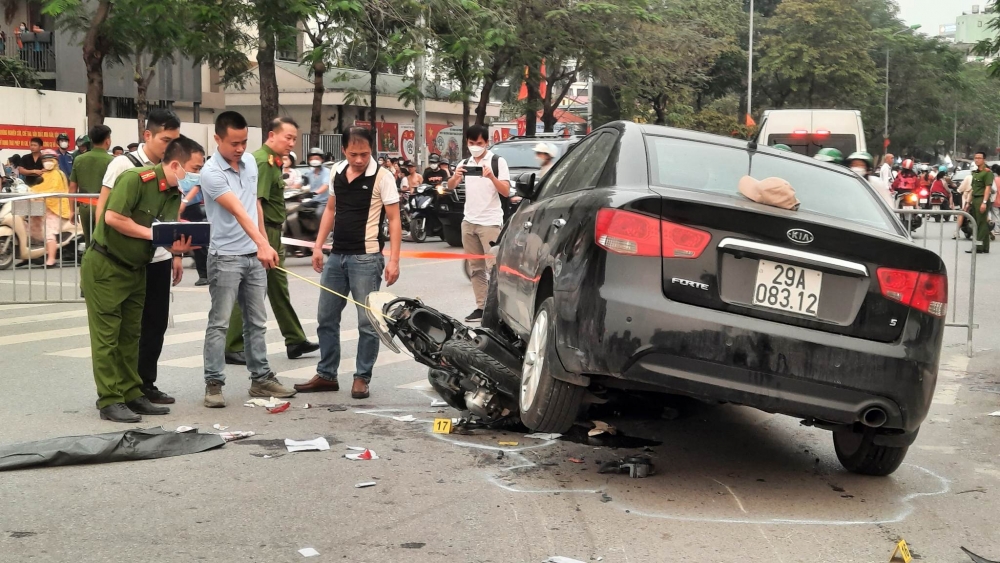Vụ ‘ô tô điên’ gây tai nạn kinh hoàng ở Võ Chí Công: Lái xe có thể đối diện hình phạt nào?