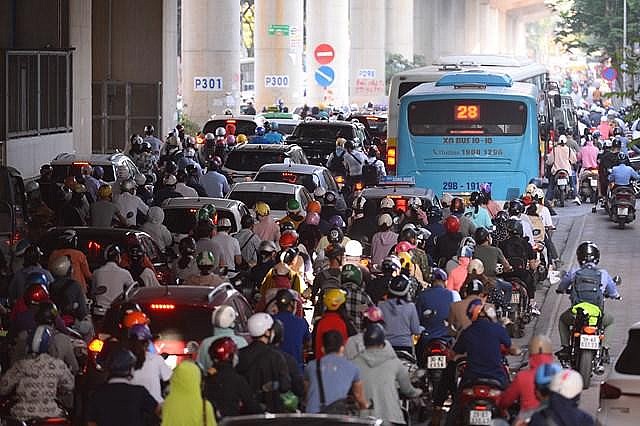 Nút giao Lê Trọng Tấn – Quang Trung – Văn Khê, quận Hà Đông thường xuyên ùn tắc đặc biệt vào giờ cao điểm