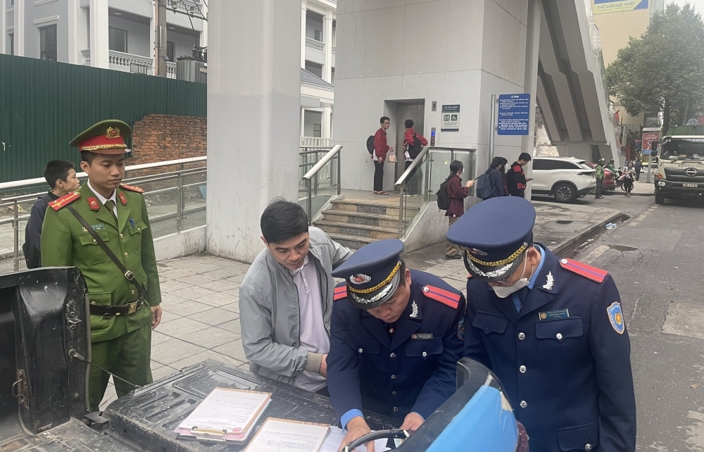 Xử lý vi phạm trong hoạt động thu gom, vận chuyển rác thải sinh hoạt