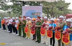 Quận Hoàng Mai: Người dân hào hứng thi nghiệp vụ chữa cháy và cứu nạn