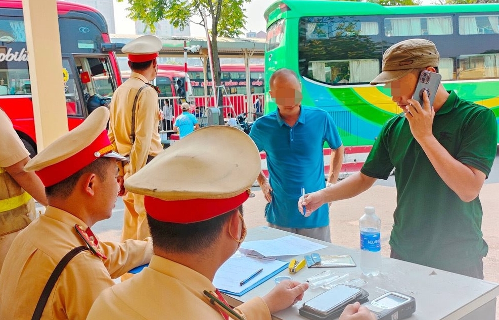 Hà Nội: Duy trì an toàn giao thông, đảm bảo trật tự đô thị khu vực bến xe