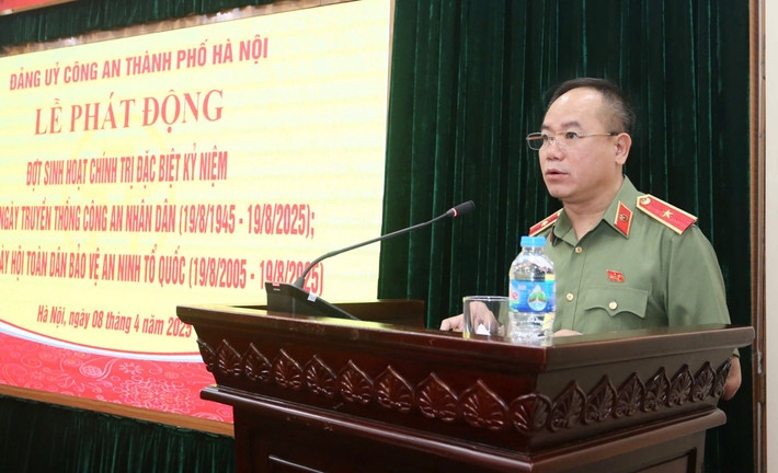 Giám đốc Công an thành phố Thiếu tướng Nguyễn Thanh Tùng chủ trì buổi lễ