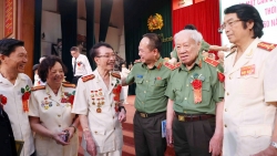 Ký ức hào hùng của Công an Hà Nội truyền lửa cho thế hệ trẻ