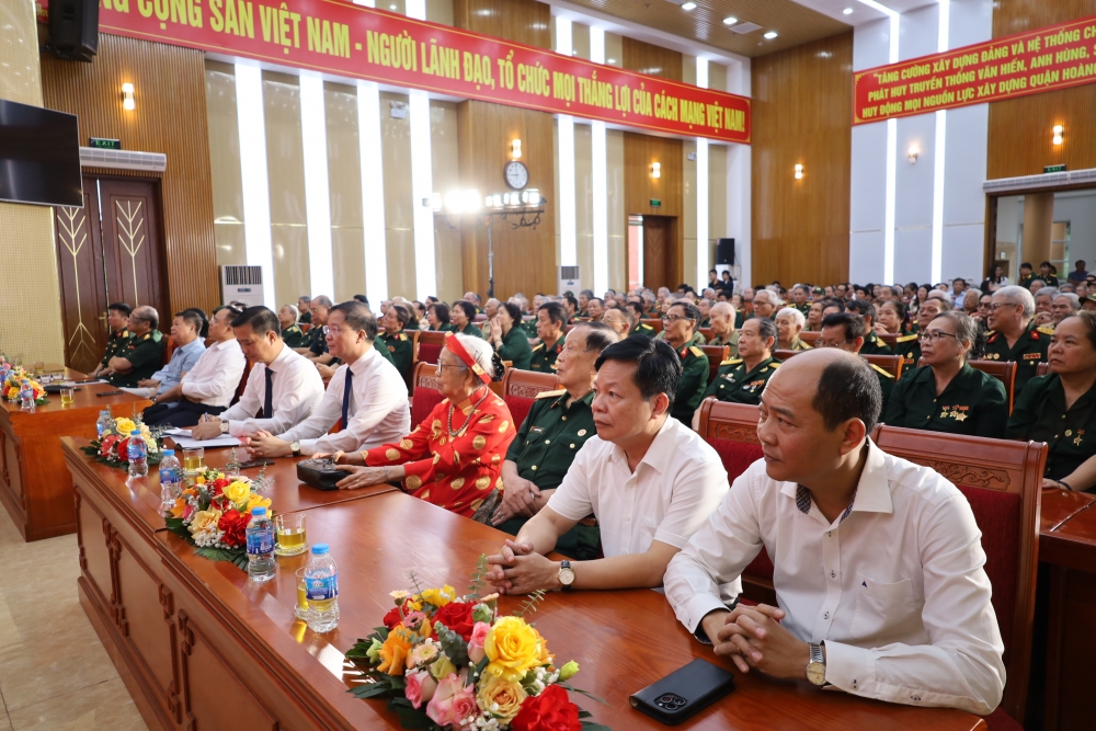 Cựu chiến binh, thanh niên xung phong quận Hoàng Mai kết nối quá khứ - hiện tại