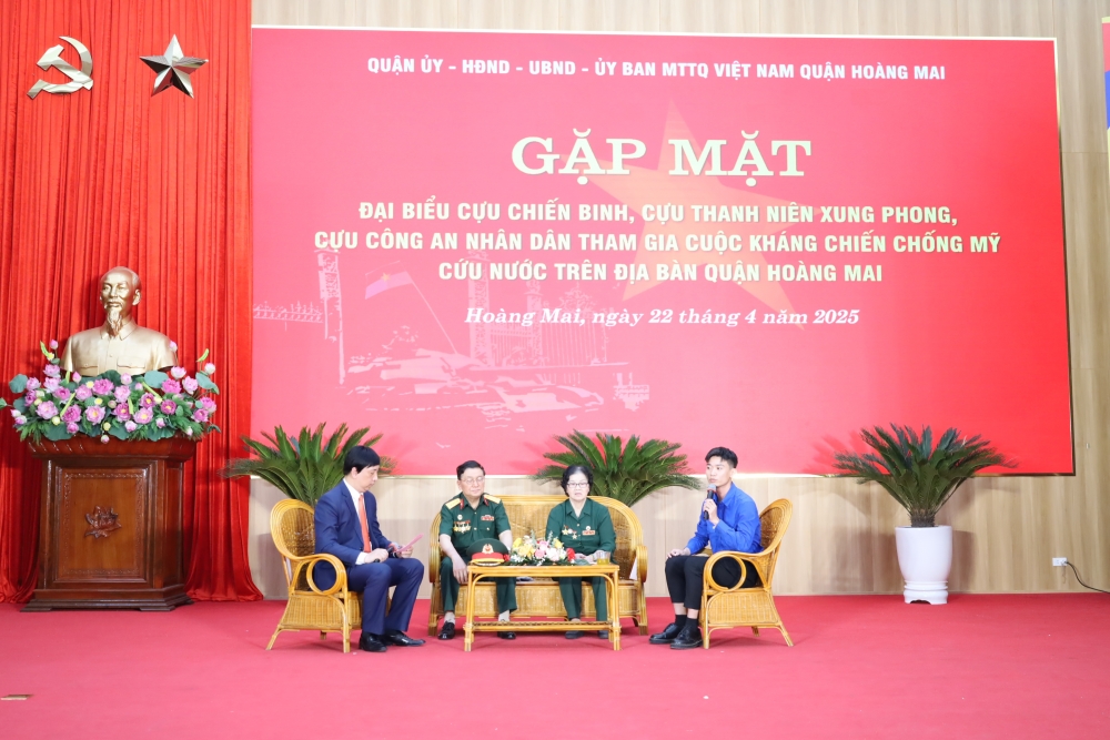 Cựu chiến binh, thanh niên xung phong quận Hoàng Mai kết nối quá khứ - hiện tại