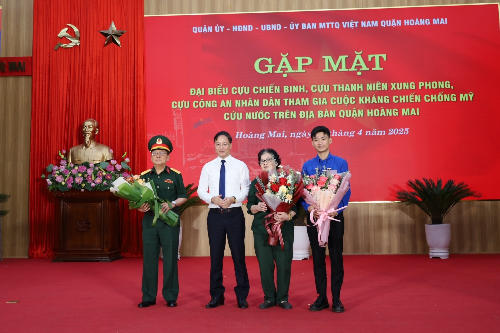 Cựu chiến binh, thanh niên xung phong quận Hoàng Mai kết nối quá khứ - hiện tại