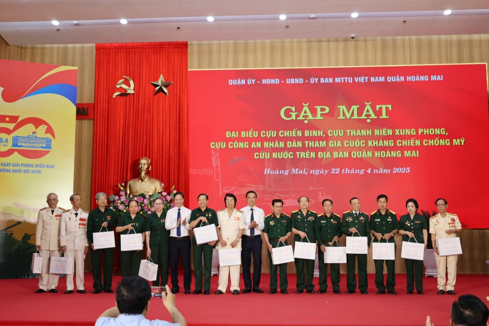 Cựu chiến binh, thanh niên xung phong quận Hoàng Mai kết nối quá khứ - hiện tại