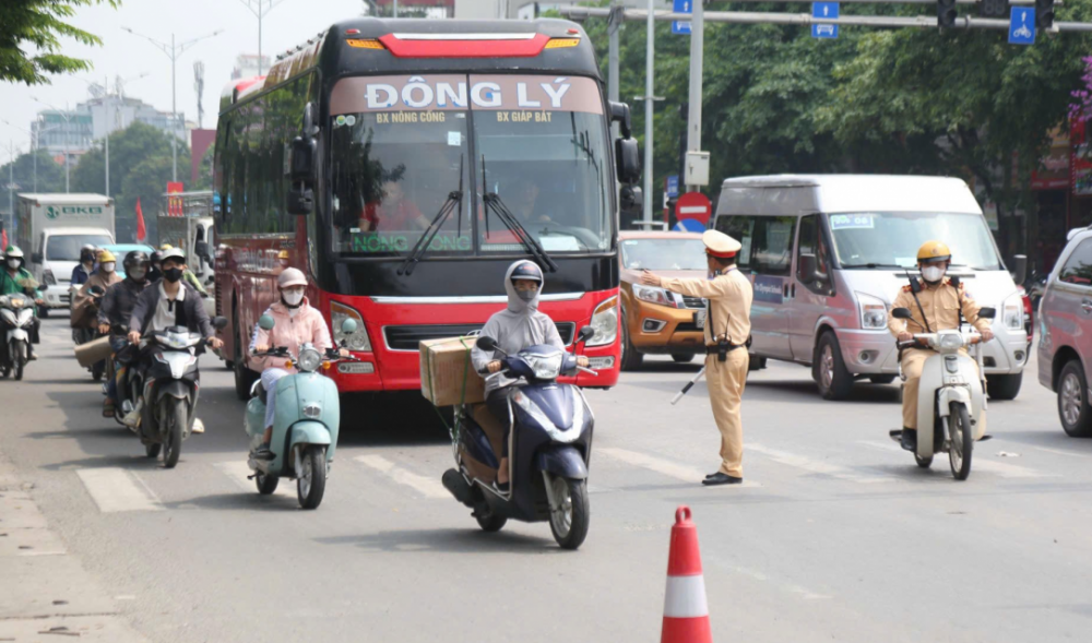 Siết chặt giao thông, đảm bảo an toàn dịp 30/4 - 1/5 Siết chặt giao thông, đảm bảo an toàn dịp 30/4 - 1/5